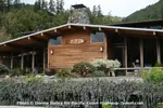  If you’re looking for good Gold Beach Oregon lodging check out the Tu Tu Tun Lodge a few miles inland along the Rogue River on the Southern Oregon coast.