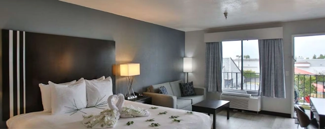 Guest Bedroom at the Best Western Surf City Hotel in Huntington Beach