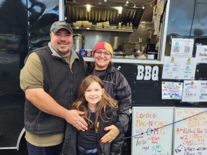 The Big Dog BBQ Truck in Yachats, Oregon