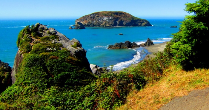 Brookings in Oregon stands on the Pacific Coast Highway at the southern end of the Samuel H. Boardman State Scenic Corridor.
