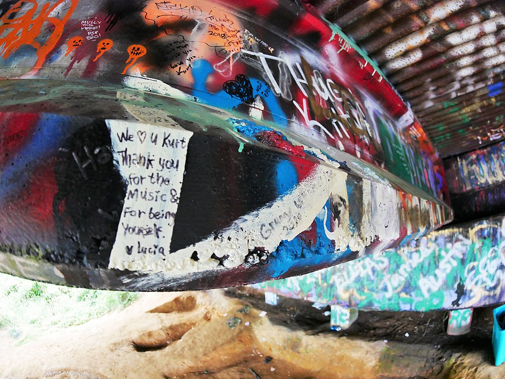kurt-cobain-memorial-park-aberdeen-graffiti-photo-by-thayne-tuason-cc4.jpg