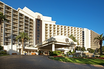 Sheraton San Diego Hotel and Marina in San Diego, from https://www.pacific-coast-highway-travel.com/Where-to-Stay-in-San-Diego.html