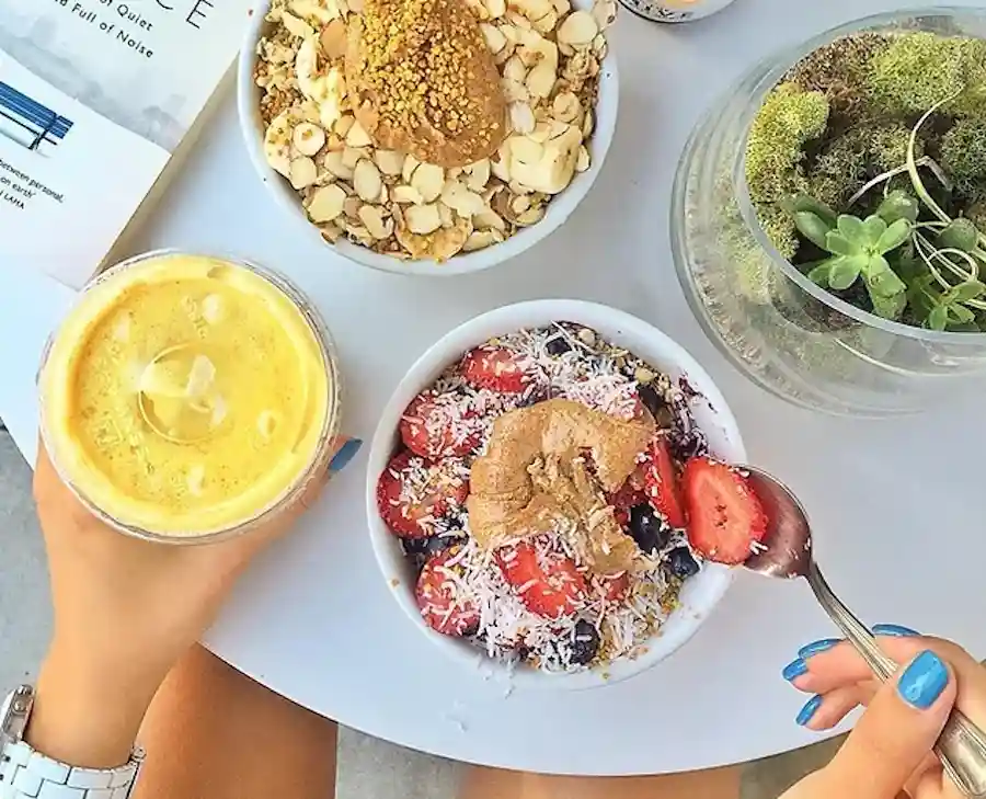 The Hive Superfood Eats & Organic Café in Santa Monica