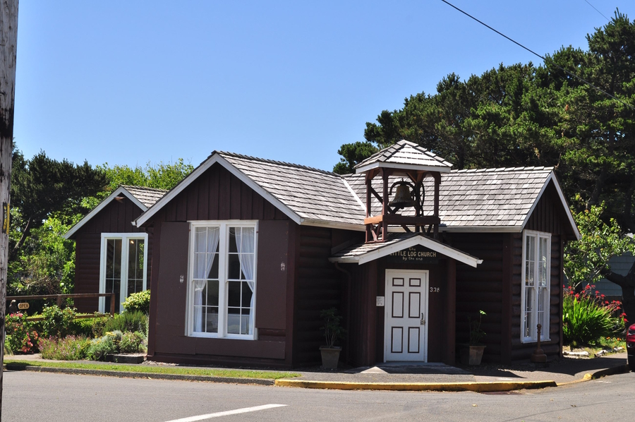 The Little Log Church and Museum at Yachats in Oregon