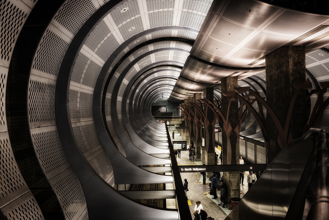 hollywood-metro-station-los-angeles.jpg