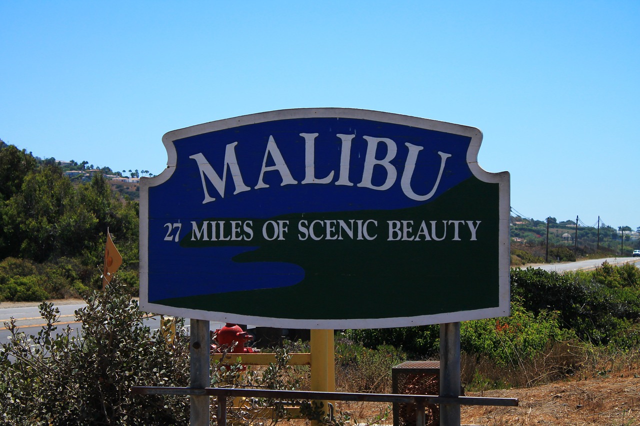 Malibu miles of scenic beauty sign