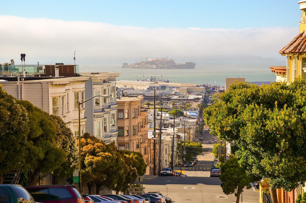 alcatraz-island-seen-from-san-francisco-pixabay.jpg