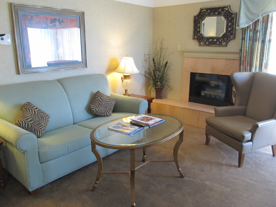 Guest Bedroom in the Doubletree Suites by Hilton Dana Point Hotel