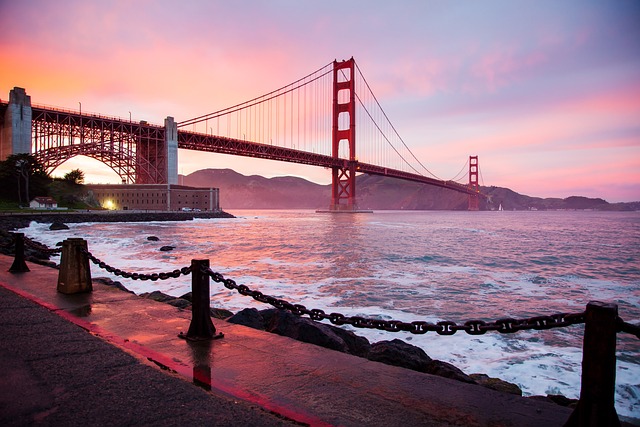 Before you go it helps to know what to eat in San Francisco and so here's our list of ten San Francisco dishes and drinks that you have to try.