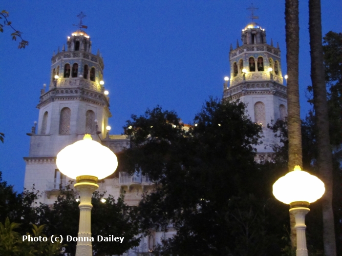San Simeon is a tiny town of a few hundred people close to Hearst Castle on the California coast midway between San Francisco and Los Angeles.