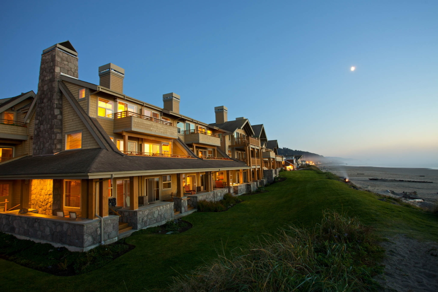  The Ocean Lodge in Cannon Beach, Oregon, is a romantic ocean front accommodation near the Pacific Coast Highway that is pet-friendly and family-friendly too.