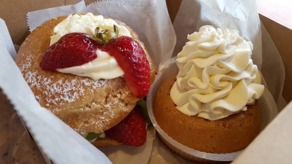 Pacific Coast Highway Travel's guide to where to eat in Carmel with Italian, French, Mexican and American places, from inexpensive to Michelin-star fine dining.