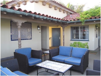 The Oceana Santa Barbara beachfront hotel has a perfect seafront location, close to Stearns Wharf and State Street, and whale watching cruises.
