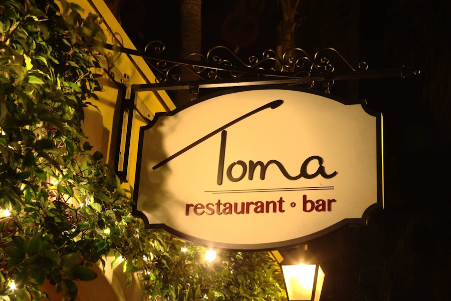 Pacific Coast Highway Travel visits the best restaurants in Santa Barbara and recommends where to eat for the finest food and top local wines.