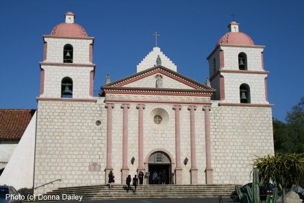 Standing on the Pacific Coast Highway in California, Santa Barbara is an attractive resort with a historic downtown, sandy beaches, a mission, and good museums.