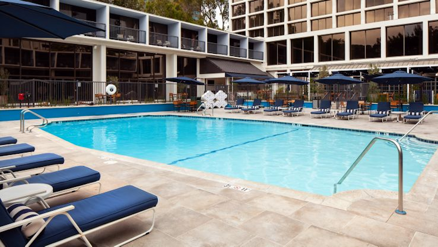 Pacific Coast Highway Travel picks the best hotels for families in Los Angeles, whether you want to be close to Universal Studios or the Hollywood Walk of Fame.