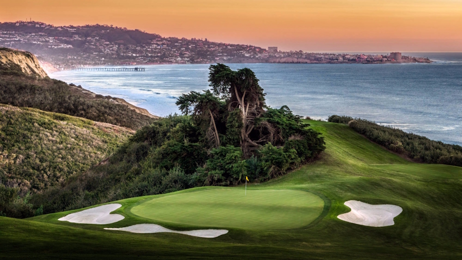 Pacific Coast Highway Travel recommends some of the best golf courses in San Diego and nearby, in places like Carlsbad, Coronado, and La Jolla.