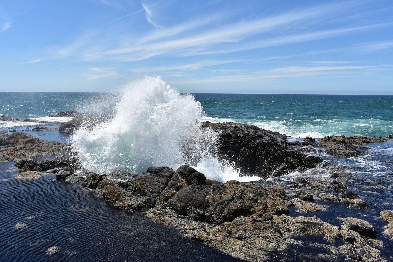 Thor's Well near Yachats in Oregon